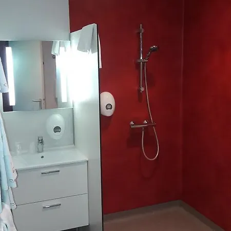 Bon Pasteur فندق